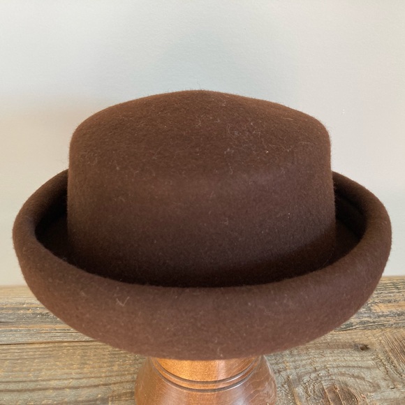 Amanda Smith Accessories - Amanda Smith Wool bowler style hat
